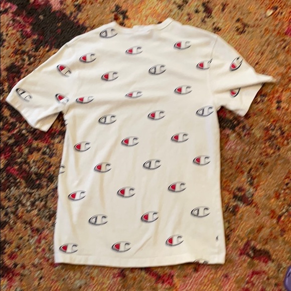 - Champion t shirt - Picture 4 of 5